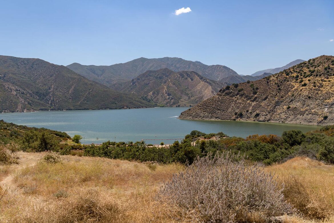 Pyramid Lake